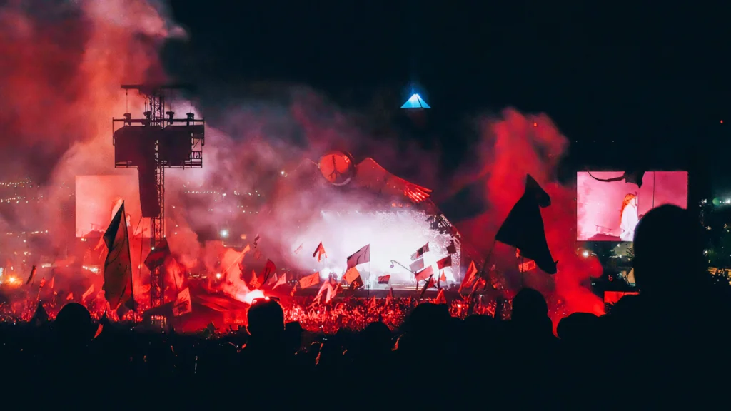 Glastonbury pyramid stage - Annie Spratt, Unsplash